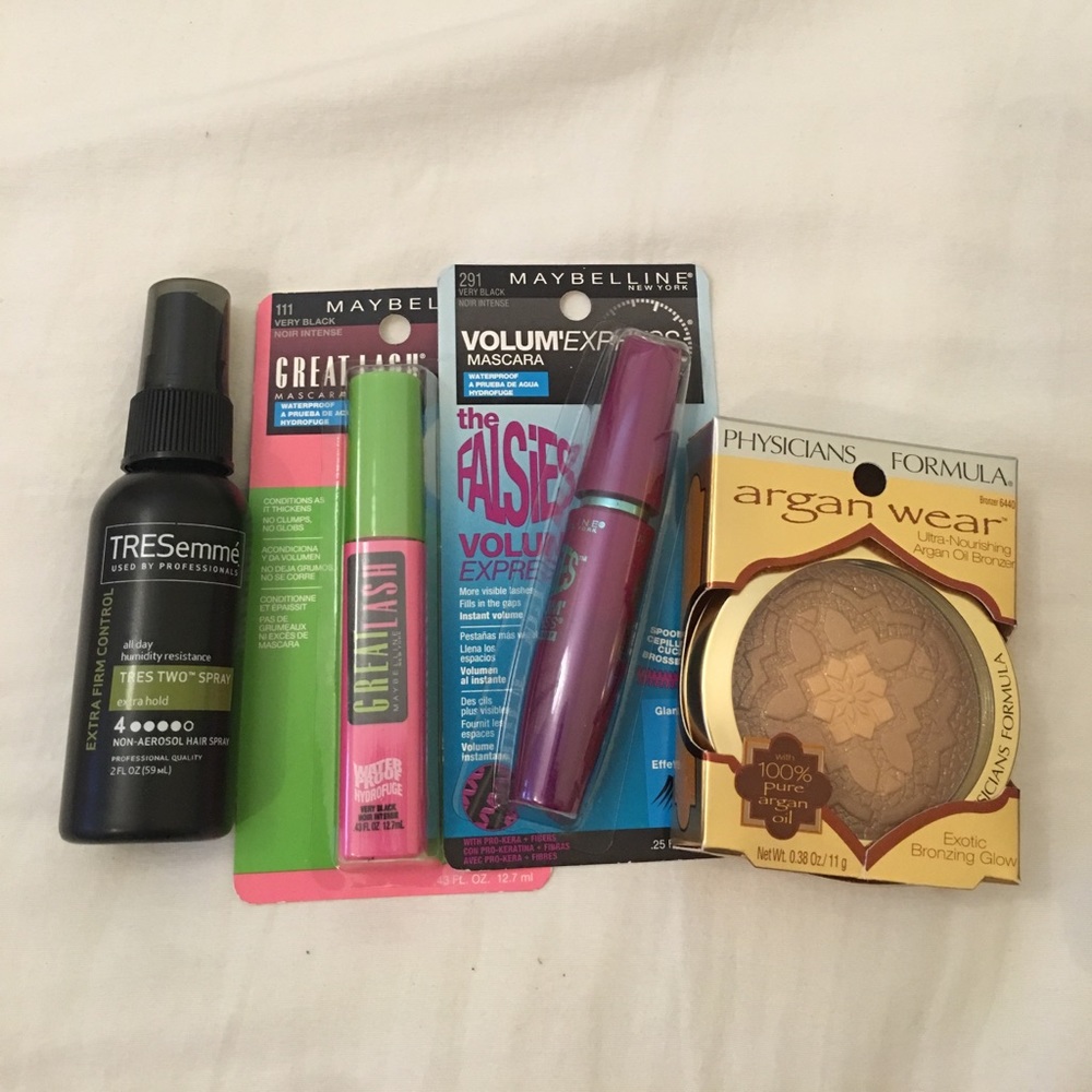 Brand new makeup bundle