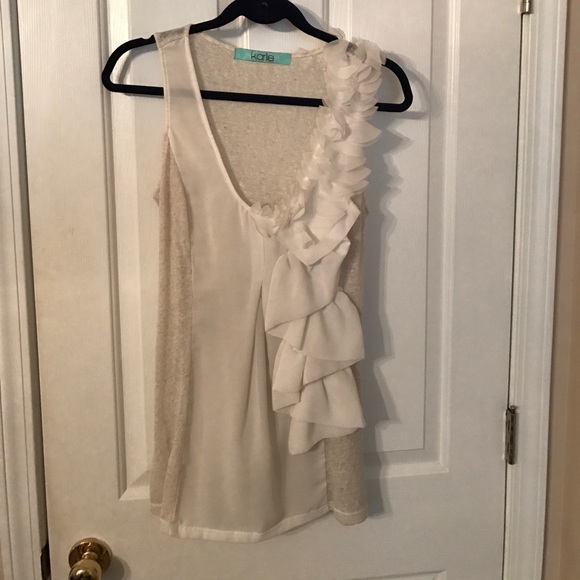 Tops - Sleeves off white detailed top