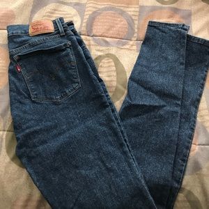 Levi's 710s