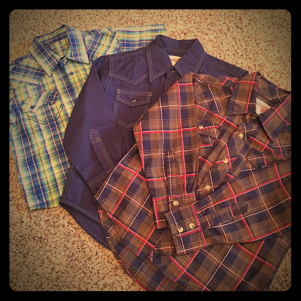 💙 Bundle of 3 Boys Wrangler shirts 💙