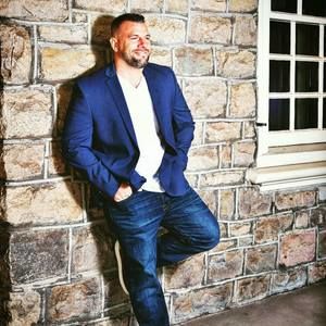 Meet your Posher, Buddy