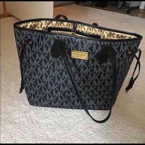 Michael kors purse