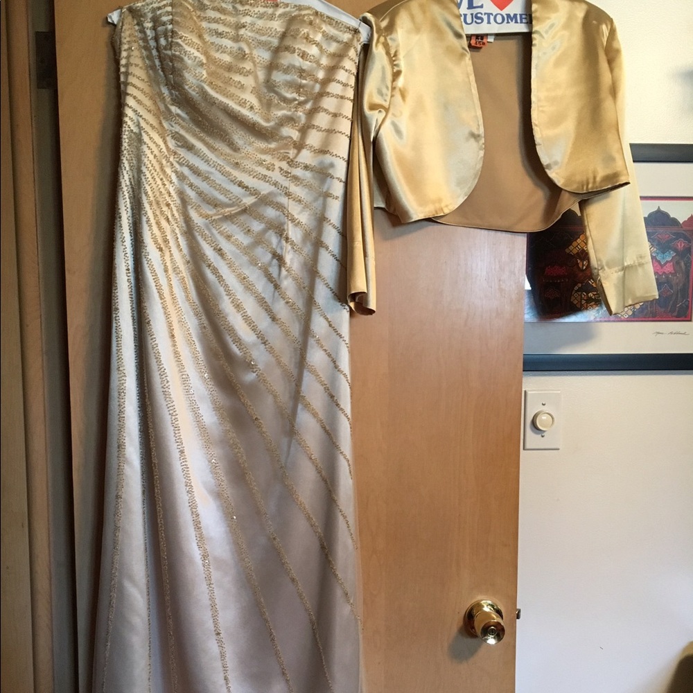 Formal gown gold