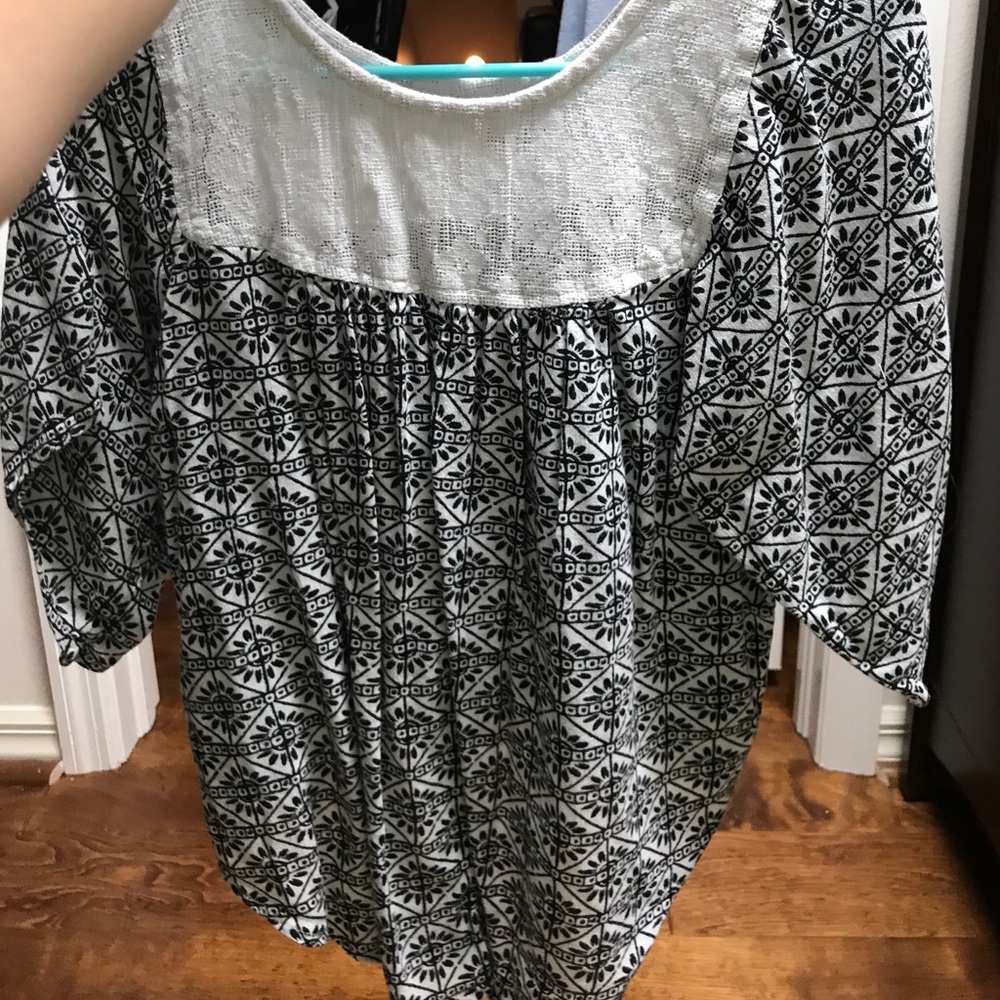 Abercrombie and Fitch High Low shirt - Picture 4 of 4