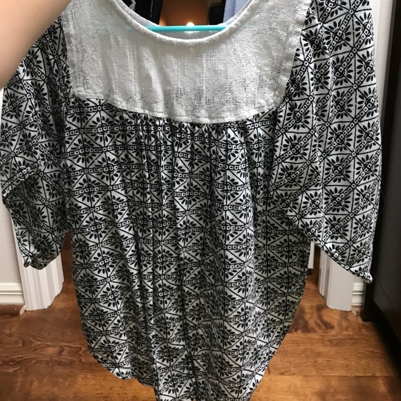 Abercrombie and Fitch High Low shirt - Picture 4 of 4