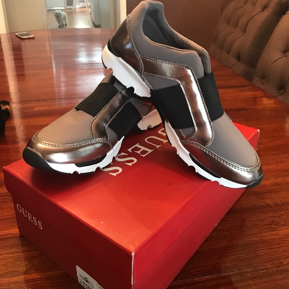 Guess Gore-strap sneakers