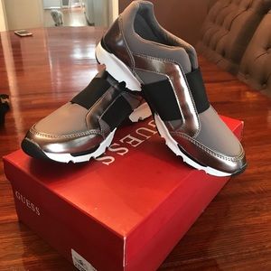 Guess Gore-strap sneakers