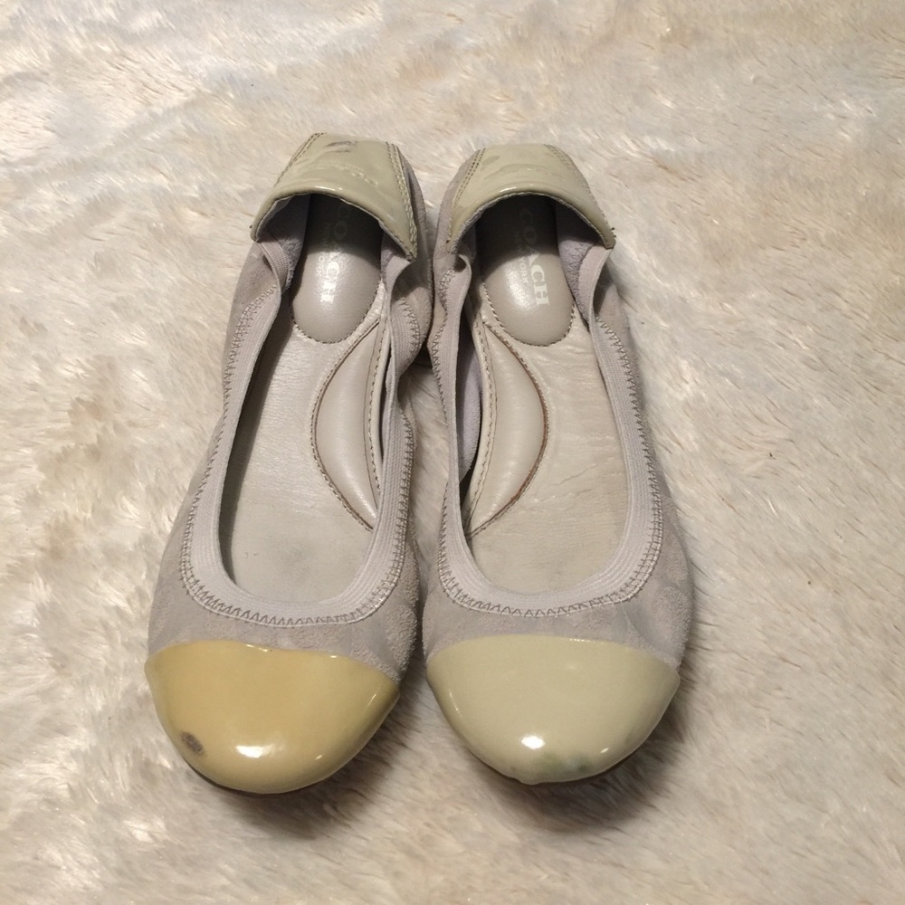 ⬇️ Coach suede Leather light Cream Flat shoes