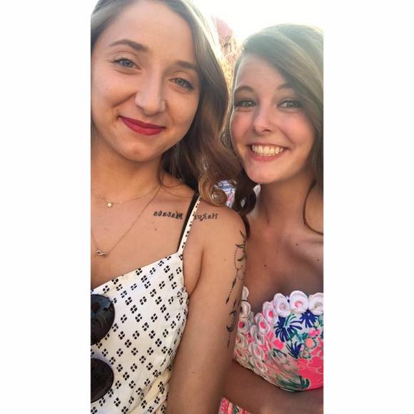 Meet your Posher, Kait - Picture 1 of 1