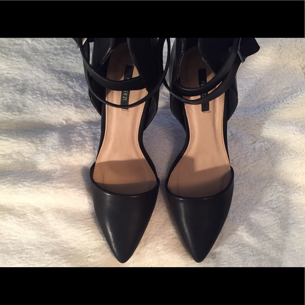 Black pumps. 5 inch heels. Never worn