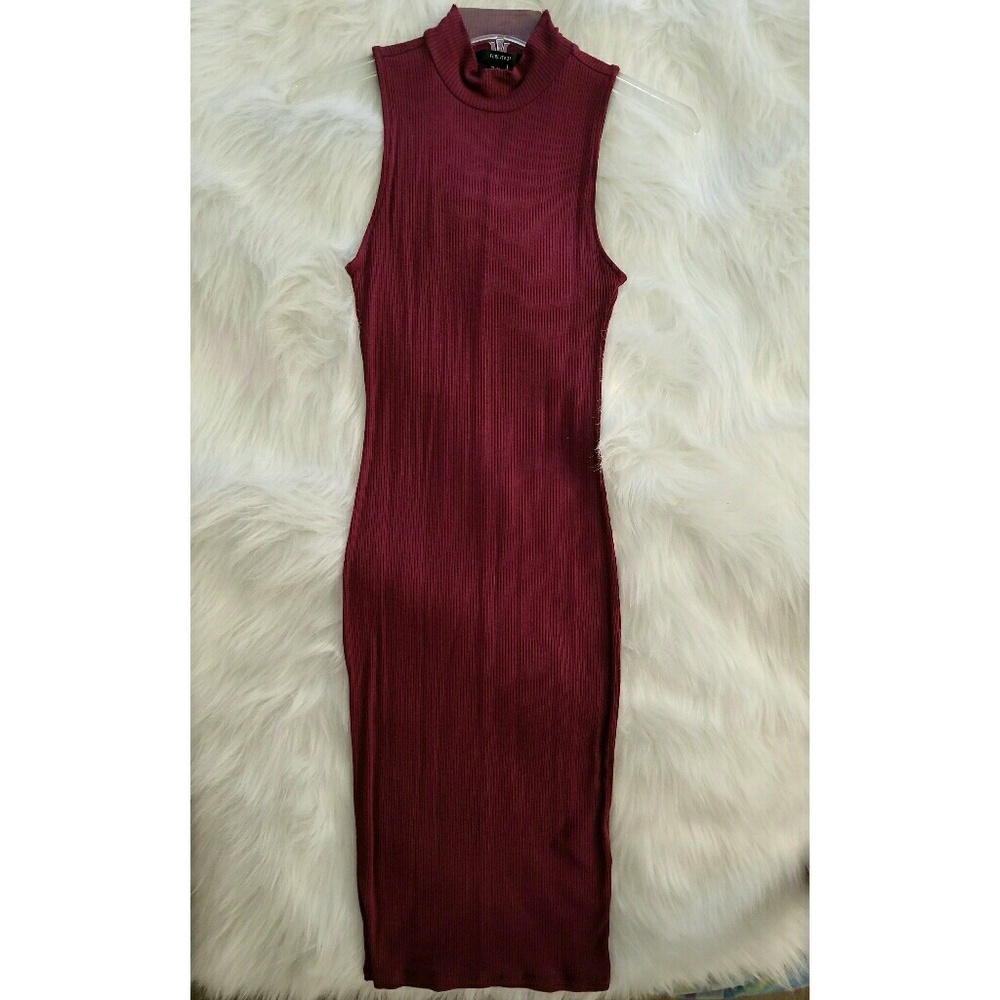 🆕️Forever 21 Burgundy mock neck midi dress