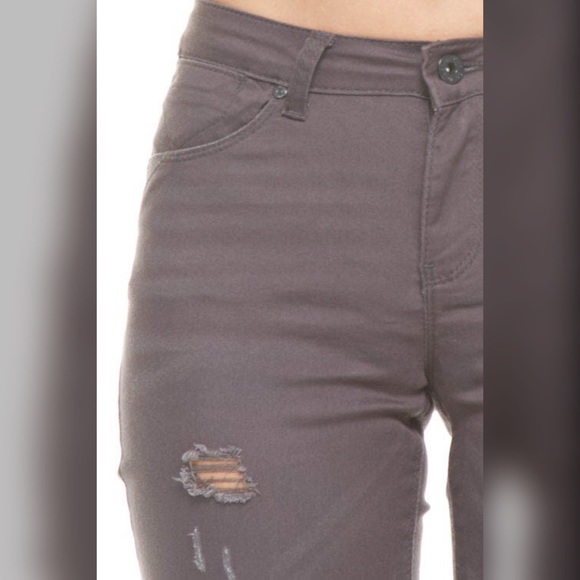 ❤️LAST 1! Gray Destroyed Stretch Skinny Jeans! - Picture 3 of 3