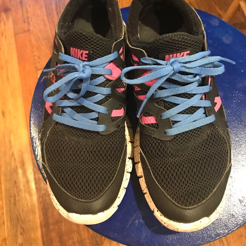 NIKE FREE RUN 2's