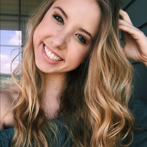 Meet your Posher, Kaitlyn