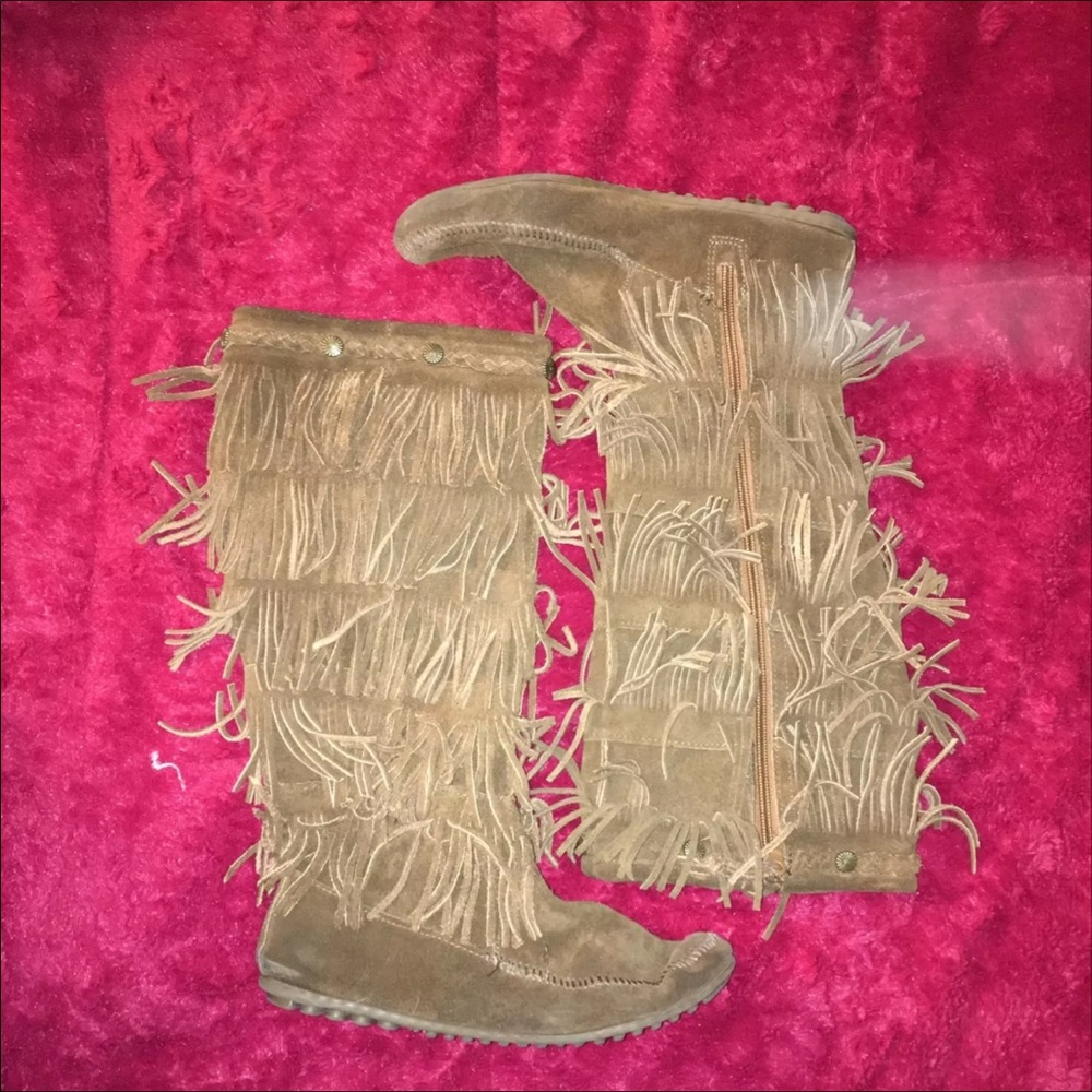 Minnetonka fringe boots