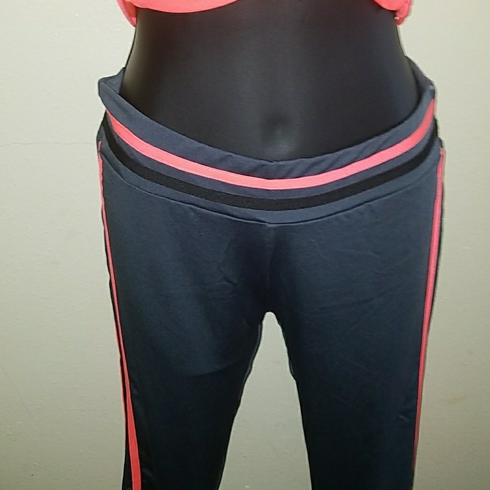 Workout capri set - Picture 3 of 4
