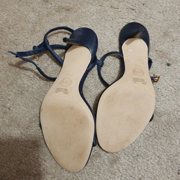 Michael Kors strappy heel - Picture 3 of 3