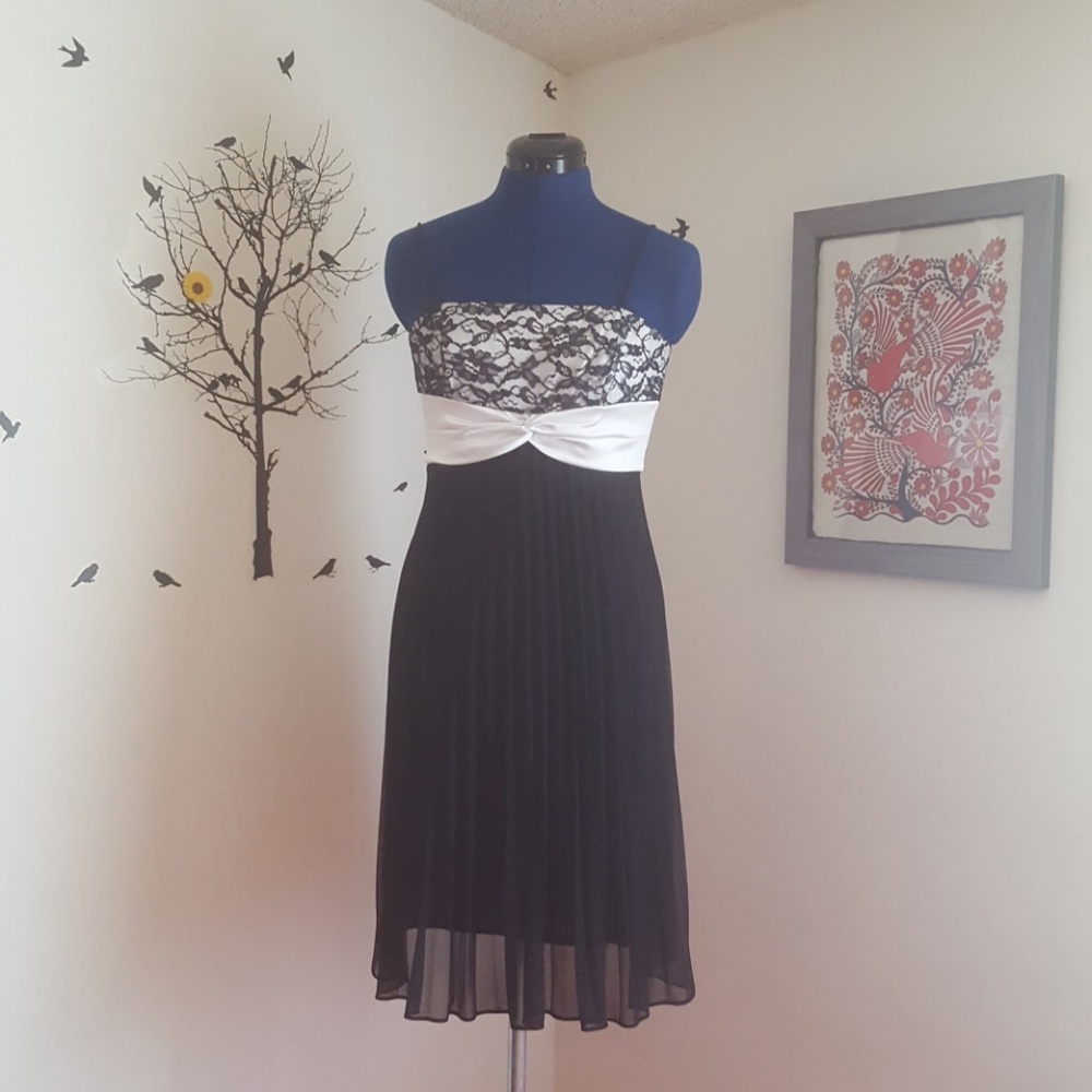 Alex Evenings black/white formal dress