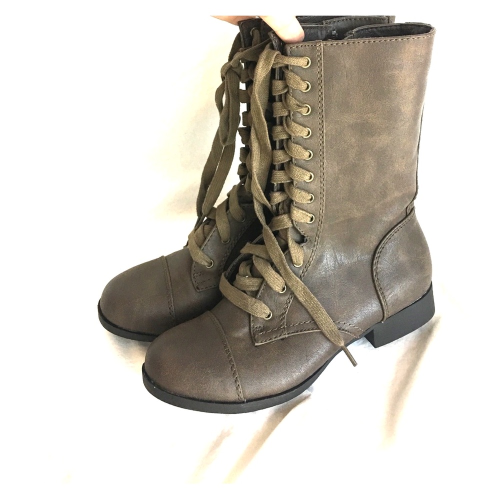 Combat boots