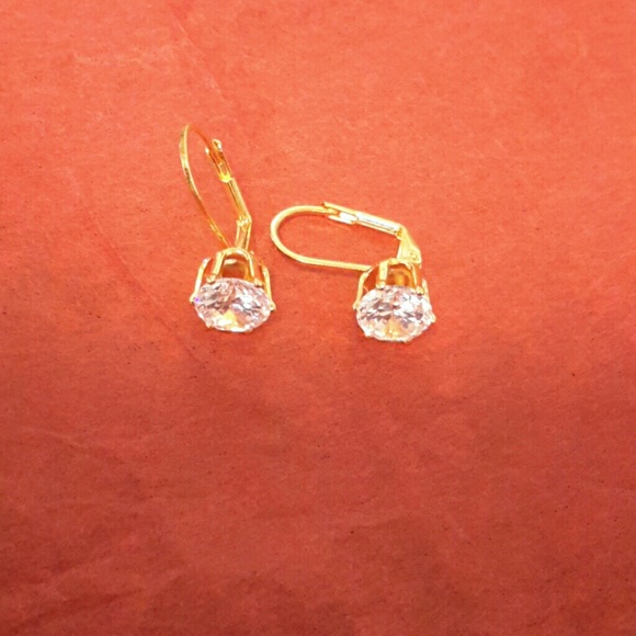 3 CT white CZ's , high quality. - Picture 2 of 7