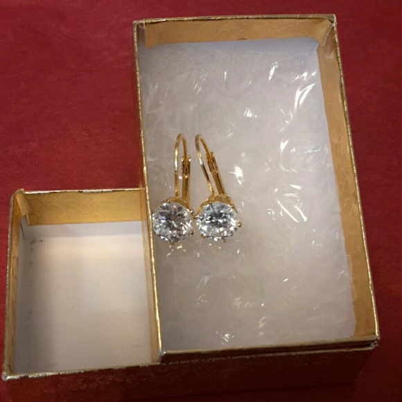 3 CT white CZ's , high quality. - Picture 4 of 7