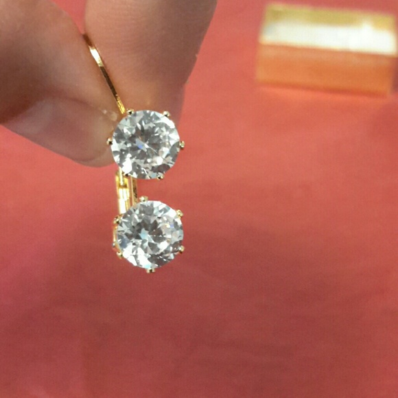 3 CT white CZ's , high quality. - Picture 6 of 7