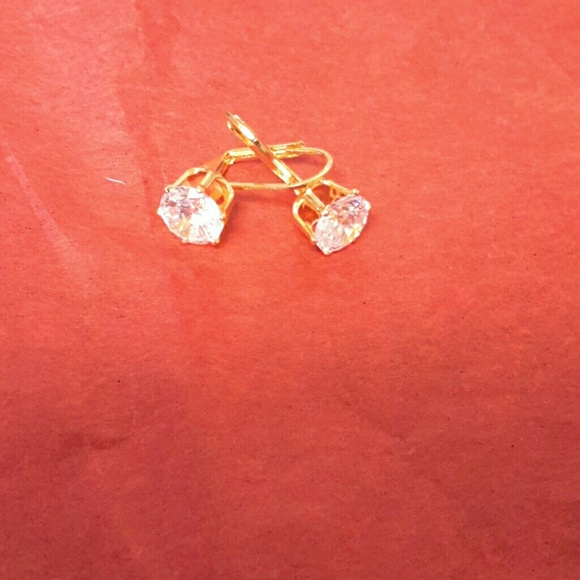 3 CT white CZ's , high quality. - Picture 7 of 7
