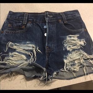 LEVI high waisted jean shorts