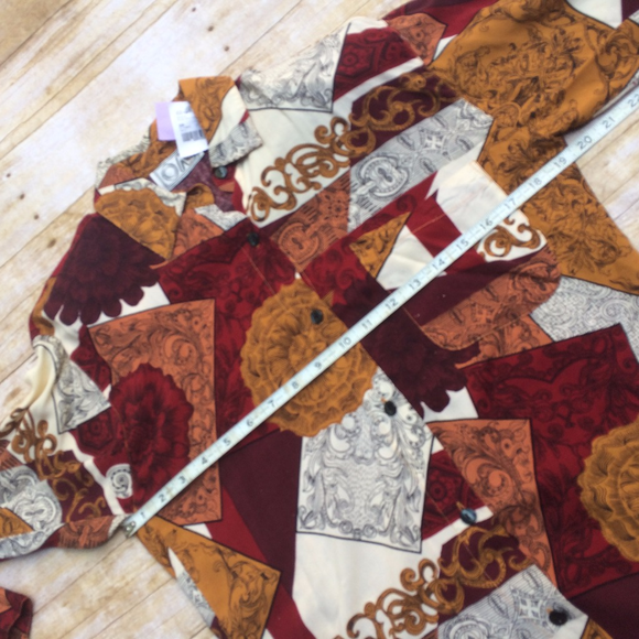 EUC vintage funky button down - Picture 6 of 8