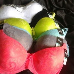 BNWT 6 Bras all 38DD $17/each or all 6 for $60