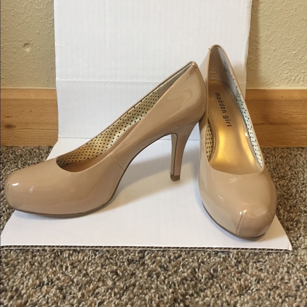 STEVE MADDEN new 3" beige heels