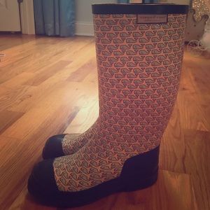 Vineyard vines whale rain boots