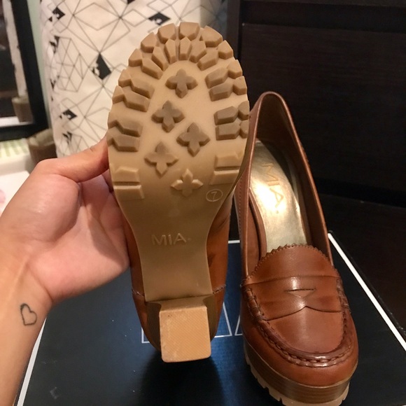 ✖SOLD✖MIA Kayte tan brown loafer pumps - Picture 3 of 3