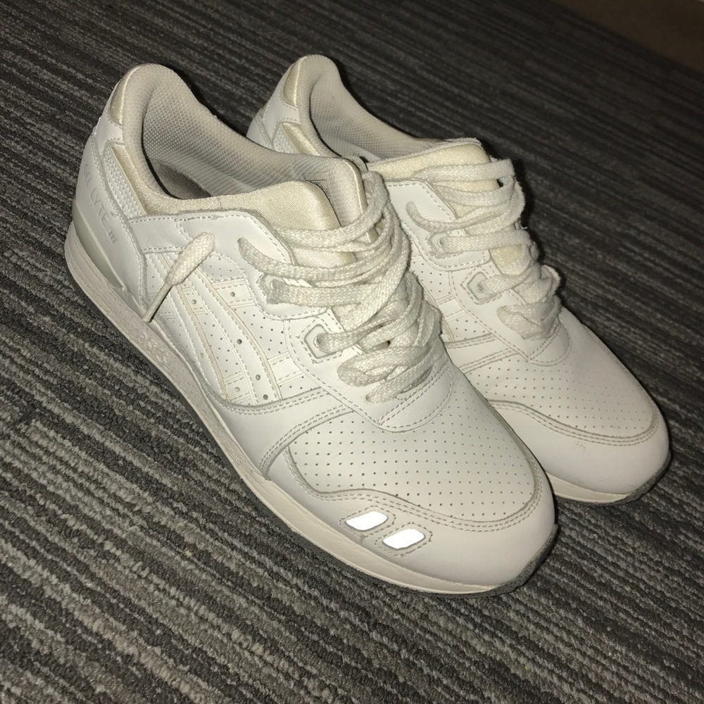 white asics gel lyte 3