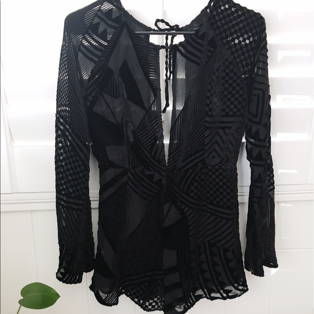 Black geo print suede romper◼️◾️▪️🖤