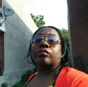 Meet your Posher, Iesha