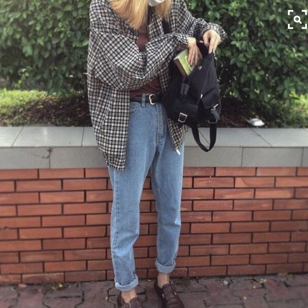Medium Wash Hi-Rise Mom Jeans