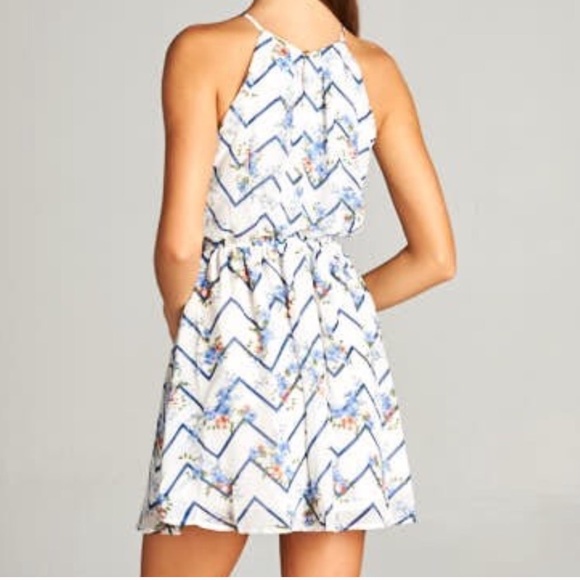 FINAL MARKDOWN 🌺 Floral Chevron Print Dress 🌺 - Picture 3 of 6