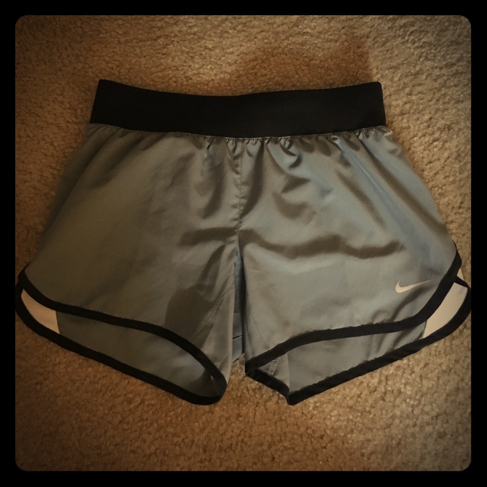 Nike GIRLS shorts