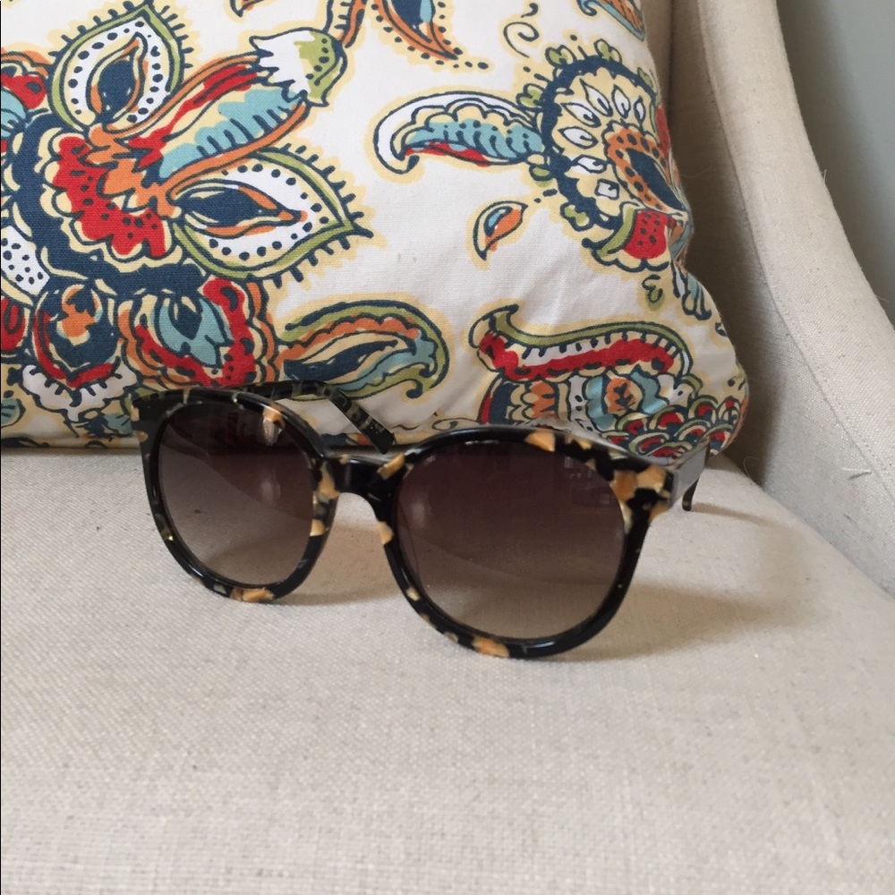 Sunglassses