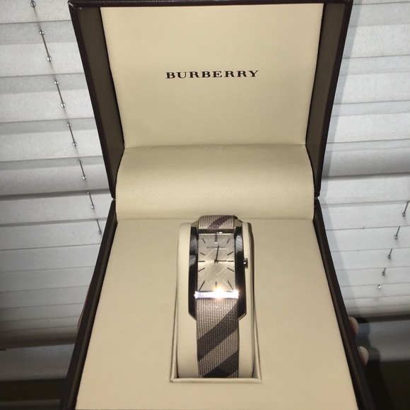 Burberry Accessories - ** Price Reduced** 1 HOUR ONLY