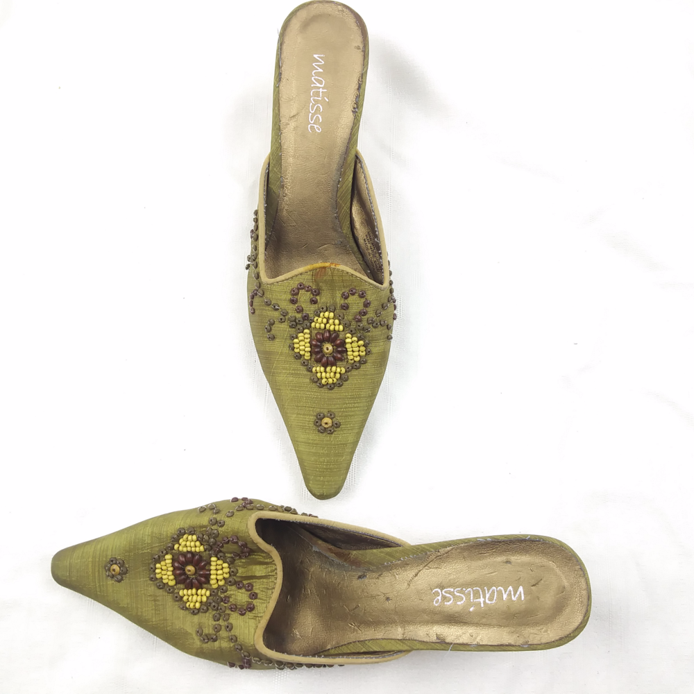 Matisse Nutmeg olive green beaded slides size 8.5