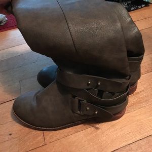 Heeled boots