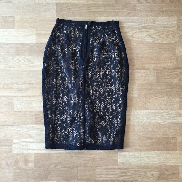 Vintage Lace Pencil Skirt - Picture 3 of 3