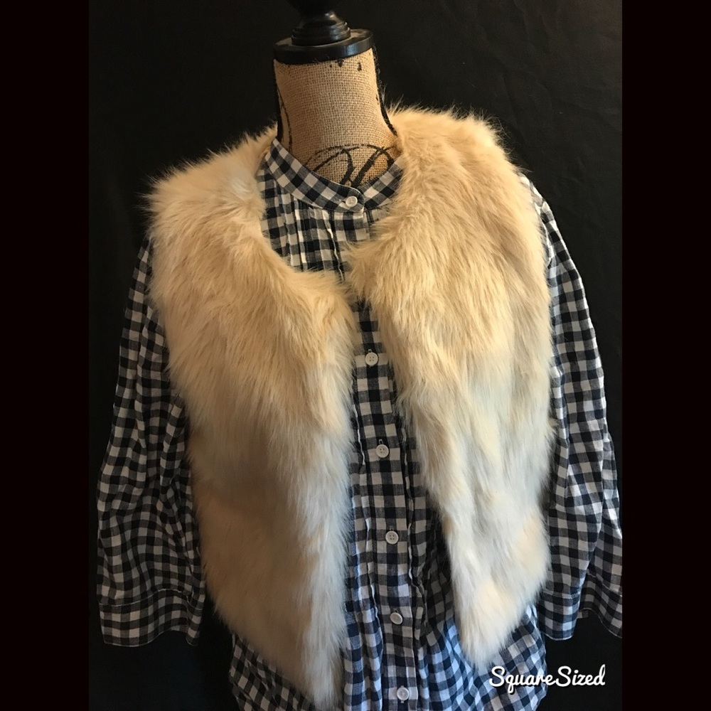 Jones New York long sleeve button down blouse.