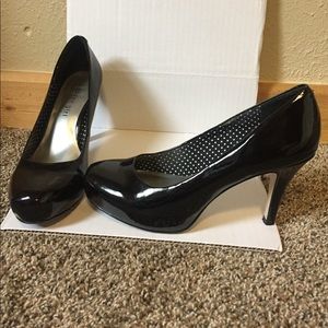 STEVE MADDEN 3" black stiletto heels