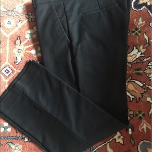 Black Capri pants