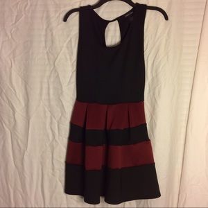 Juniors Keyhole Back Skater Dress