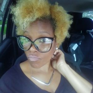 Meet your Posher, Pamela