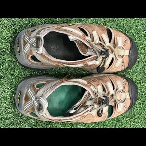 Keen sports Sandals sz 8.5/39 tan &scream
